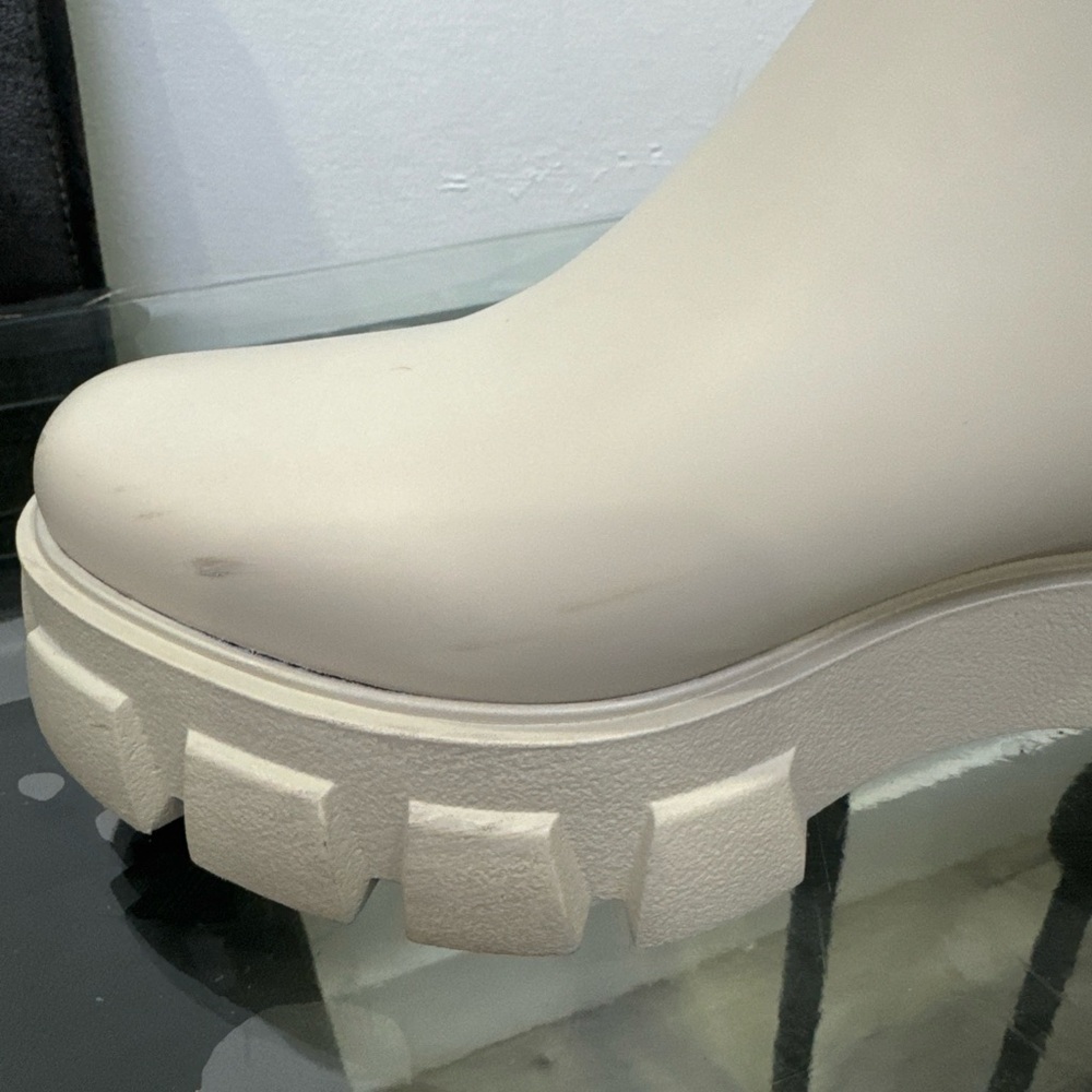 Jeffrey Campbell Off-White Chunky Chelsea Booties - Picture 6 of 9